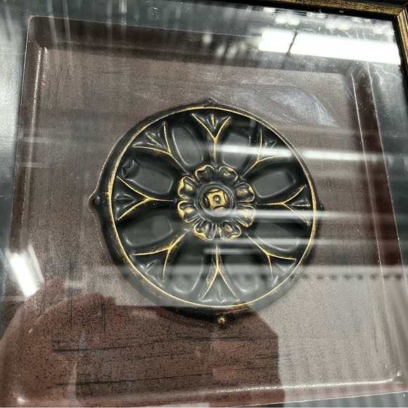 NWT Wall decor from Kirkland - Picture 3 of 7